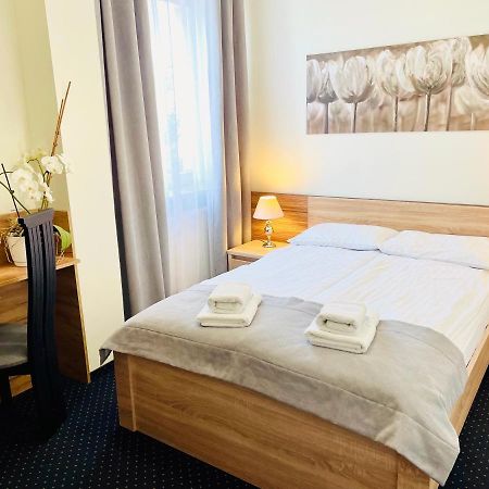 Hotel Seven 7 Kaliszki Kültér fotó