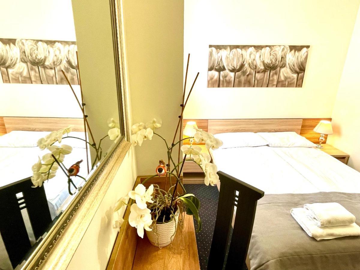 Hotel Seven 7 Kaliszki Kültér fotó
