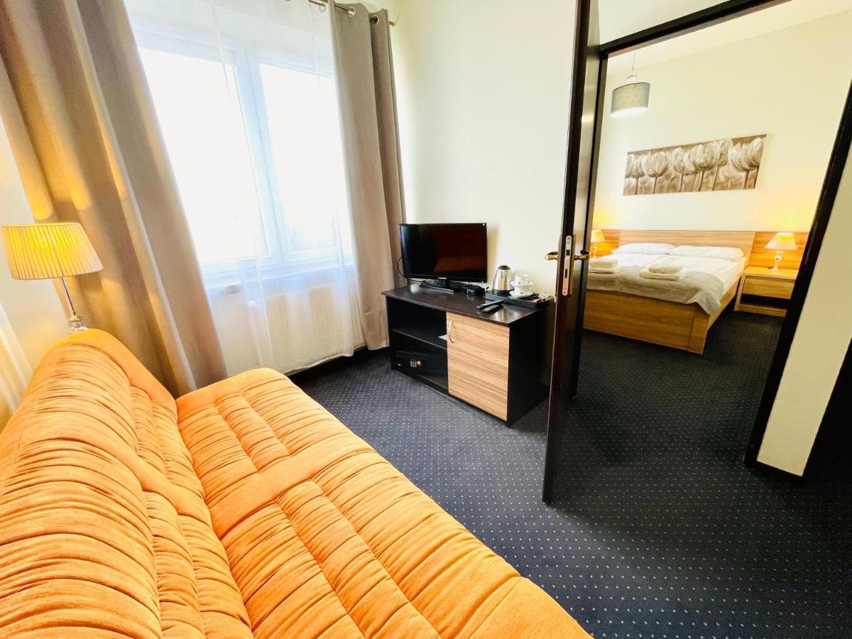 Hotel Seven 7 Kaliszki Kültér fotó