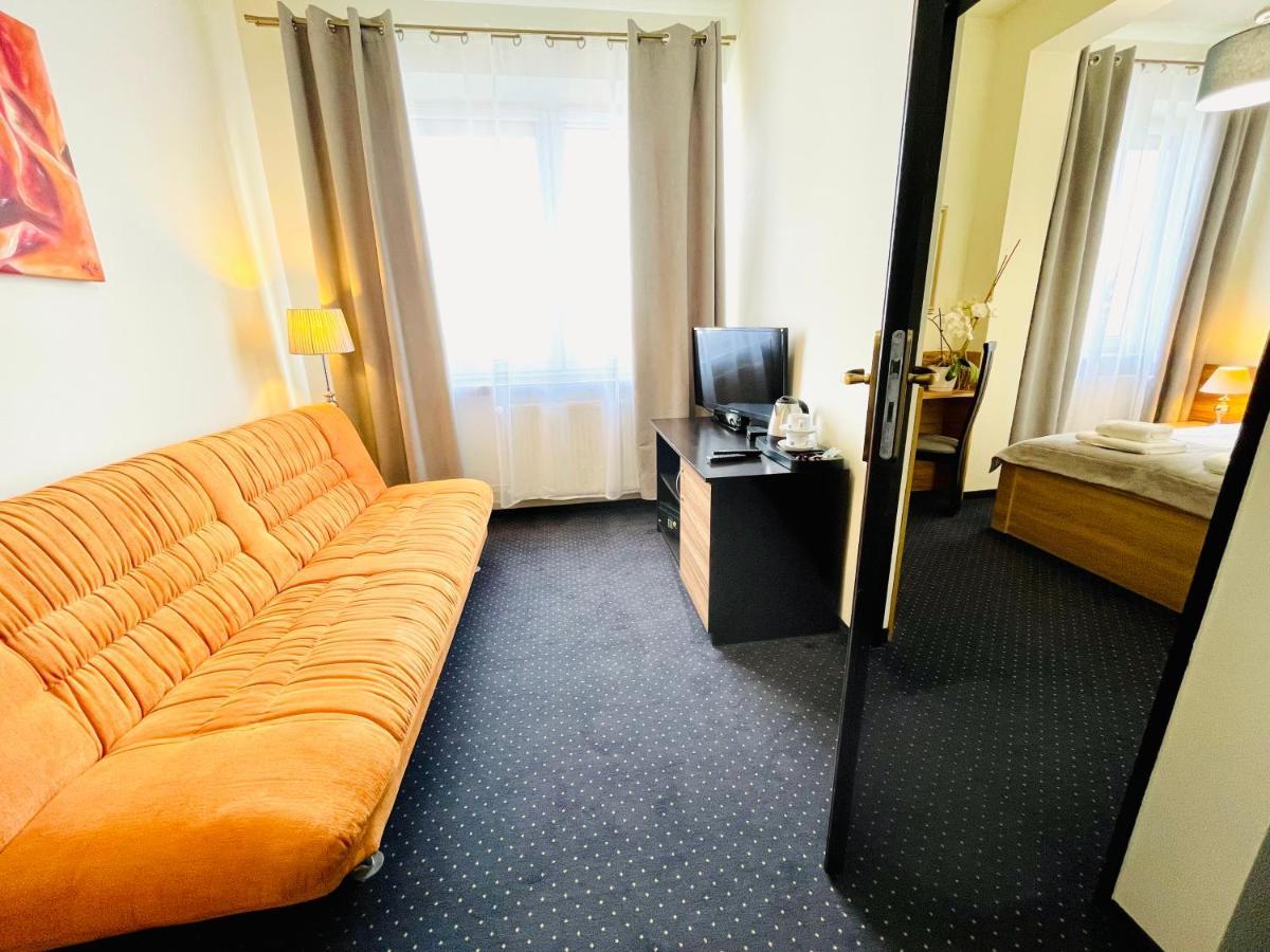 Hotel Seven 7 Kaliszki Kültér fotó