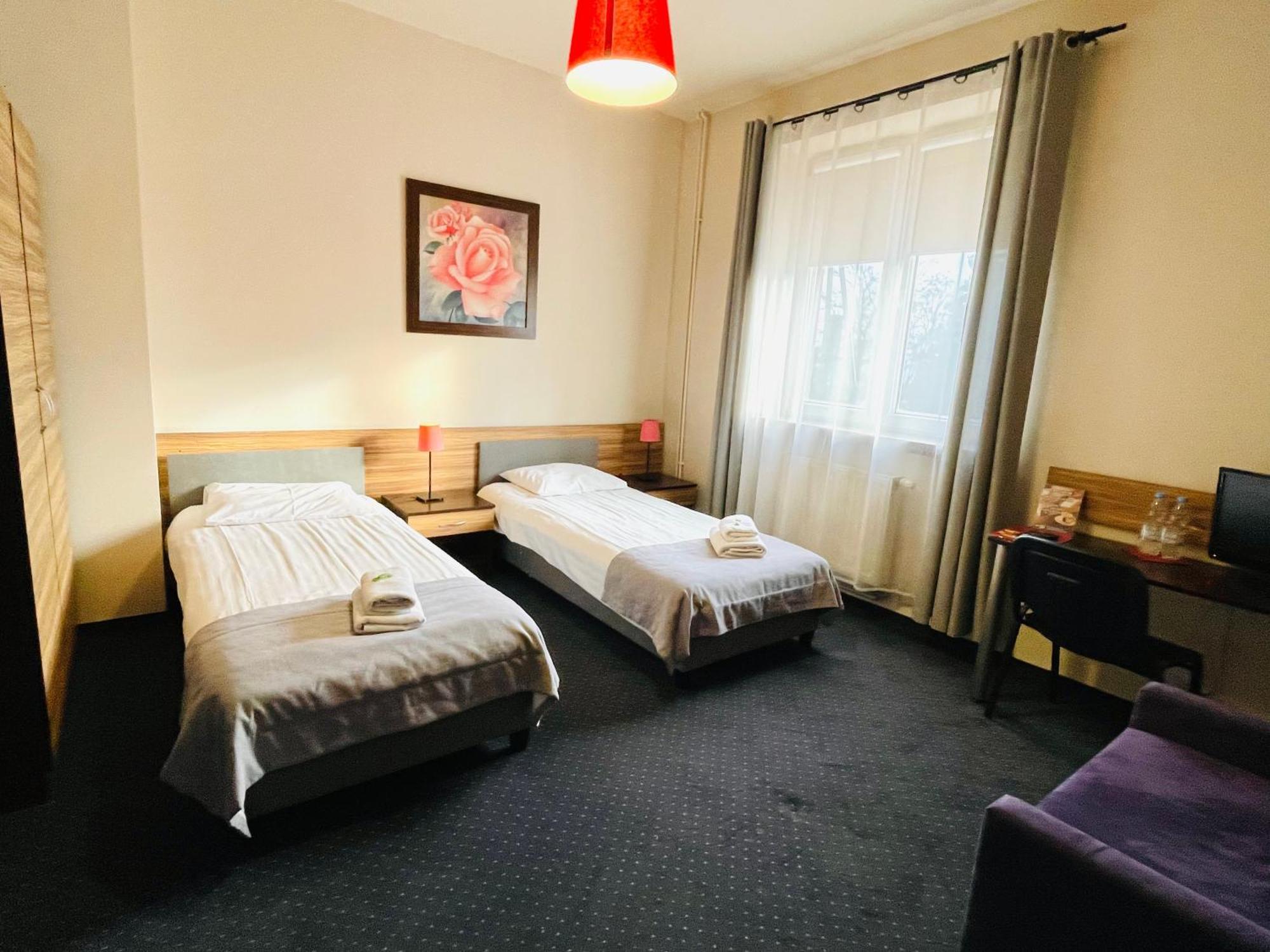 Hotel Seven 7 Kaliszki Kültér fotó