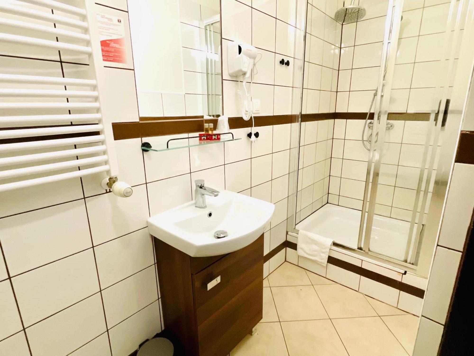 Hotel Seven 7 Kaliszki Kültér fotó