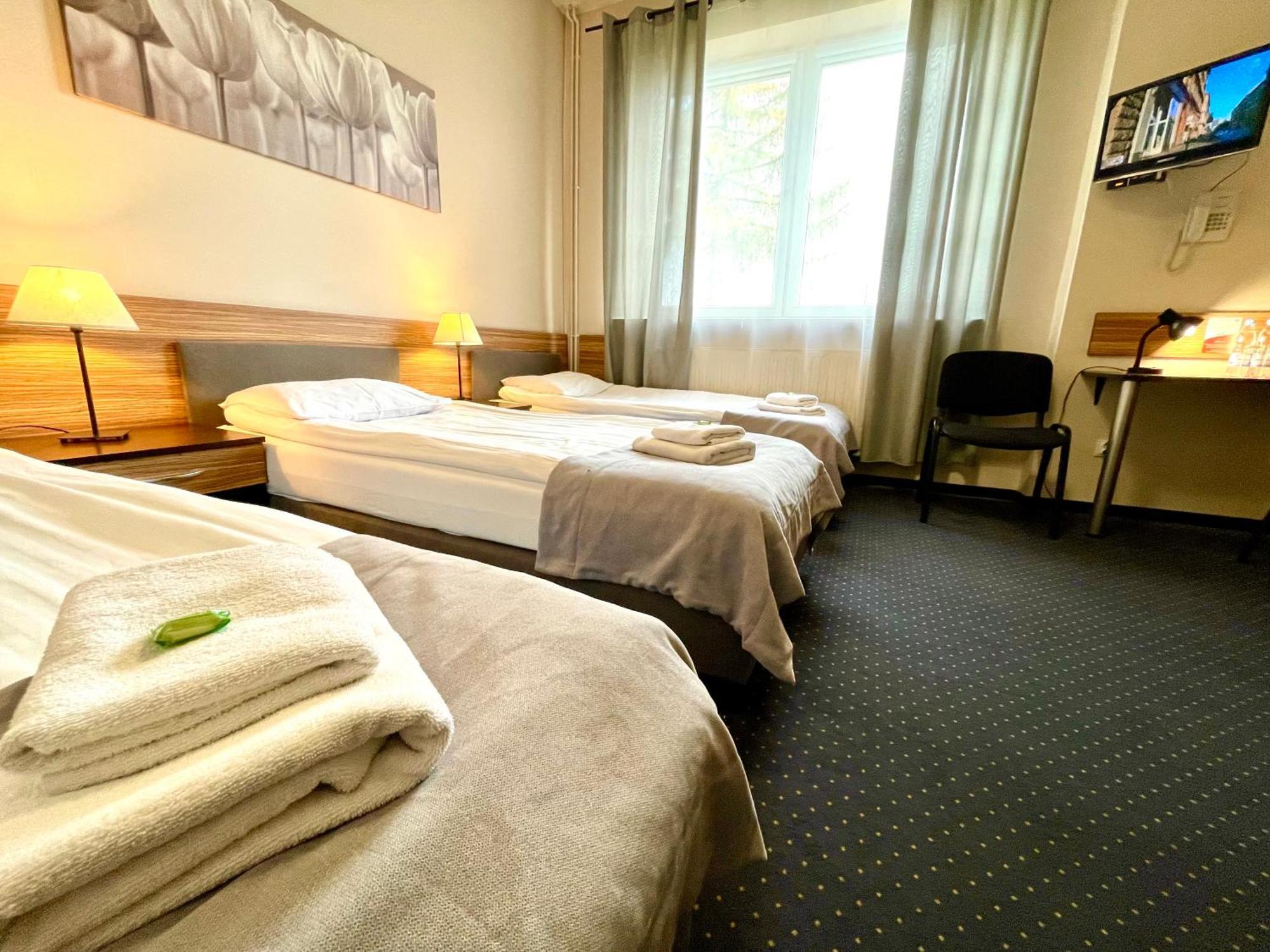 Hotel Seven 7 Kaliszki Kültér fotó