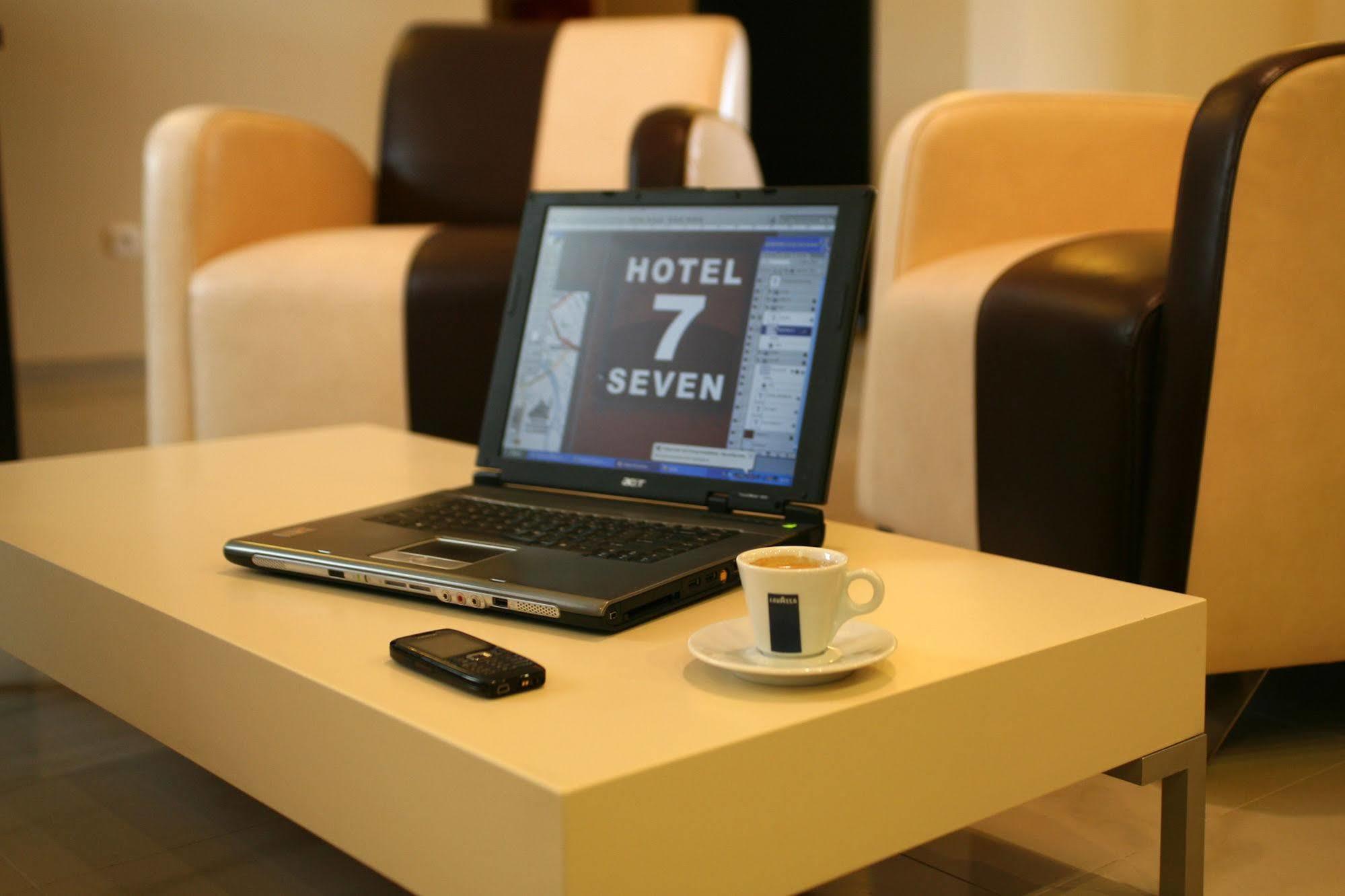Hotel Seven 7 Kaliszki Kültér fotó