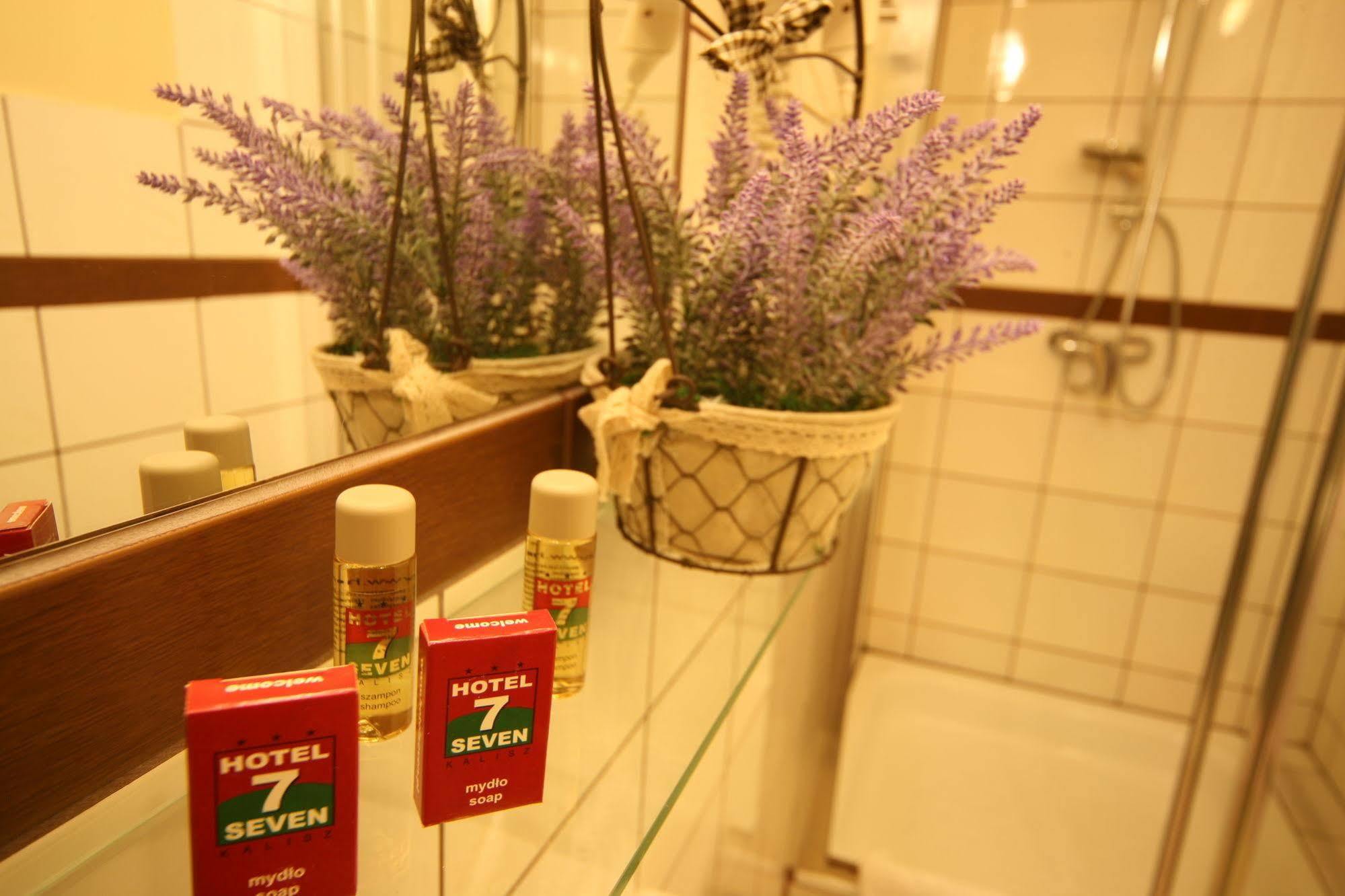 Hotel Seven 7 Kaliszki Kültér fotó