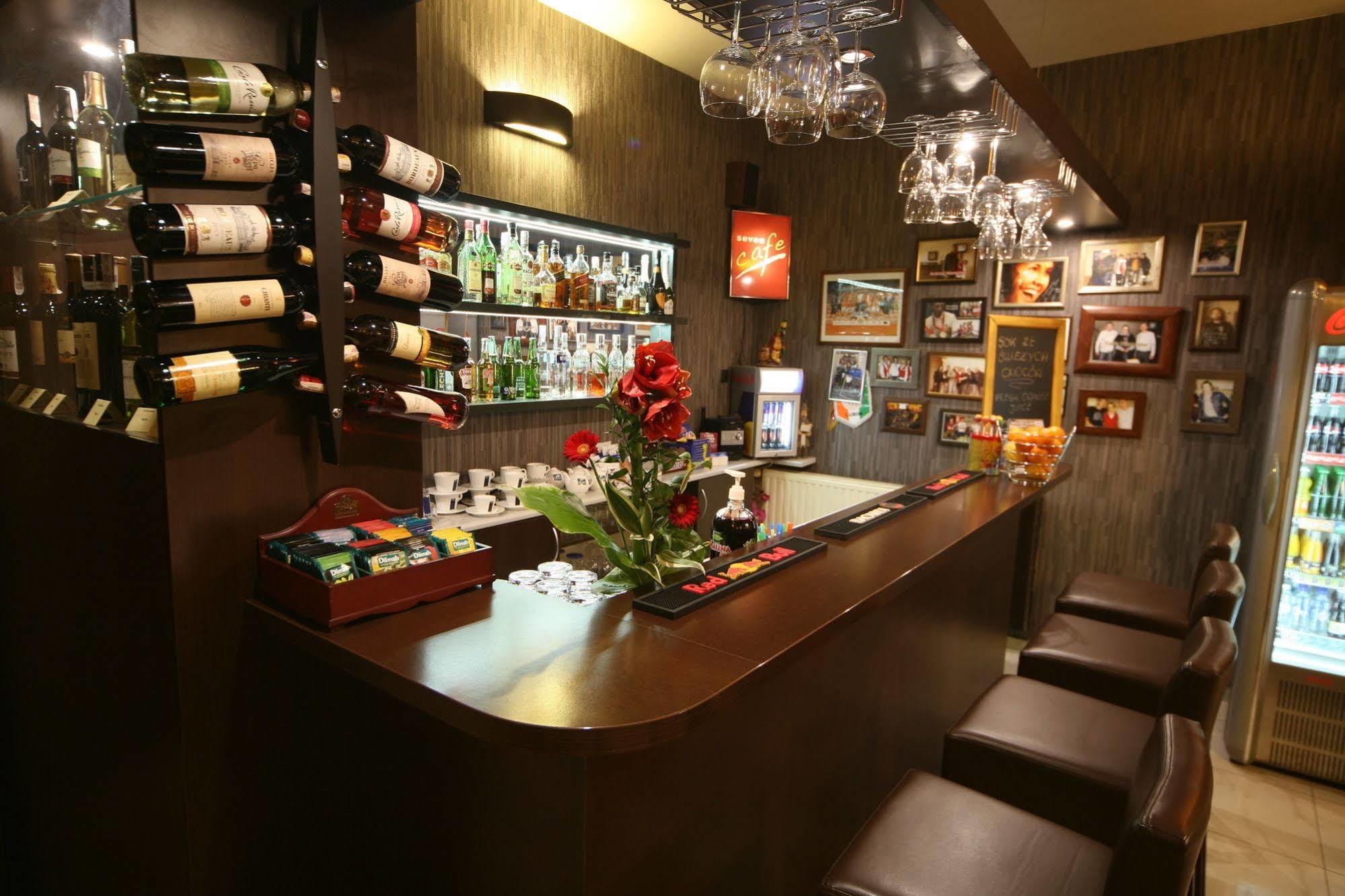 Hotel Seven 7 Kaliszki Kültér fotó